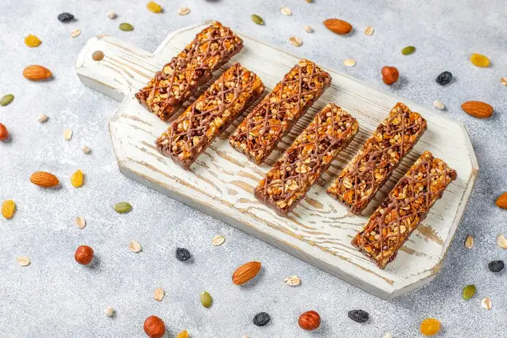 Granola bars made with Zantye’s almonds, and pistachios